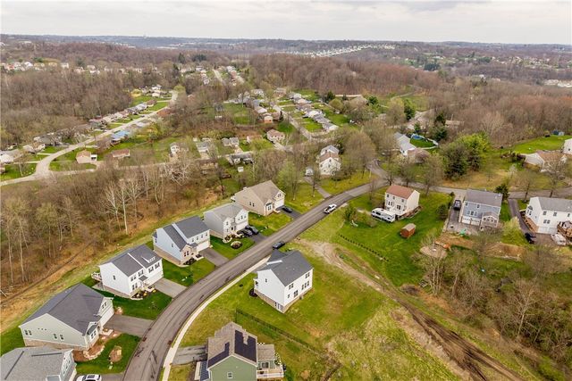 829 Frickwood Dr, South Park, PA 15129