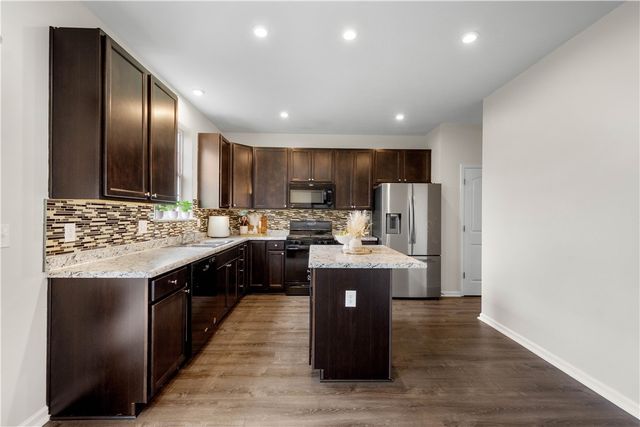 829 Frickwood Dr, South Park, PA 15129