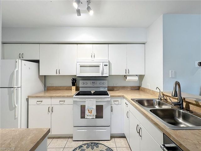8930 Colonnades CT E 626, Bonita Springs, FL 34135