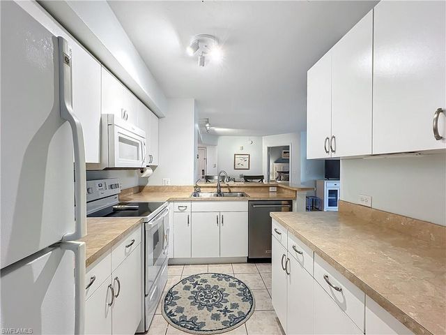 8930 Colonnades CT E 626, Bonita Springs, FL 34135