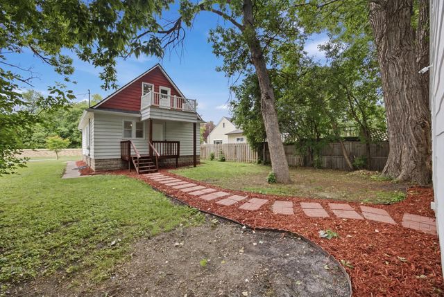 612 Elm Street S, Moorhead, MN 56560