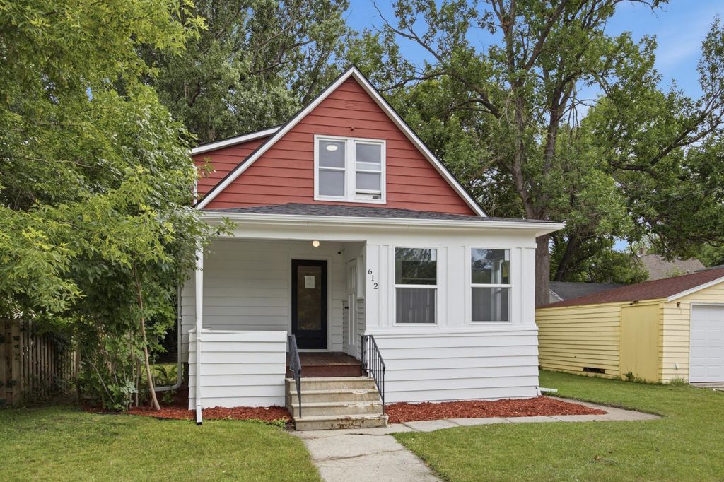 612 Elm Street S, Moorhead, MN 56560