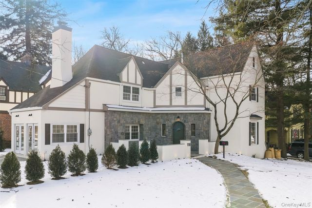 118 Soundview Avenue, White Plains, NY 10606