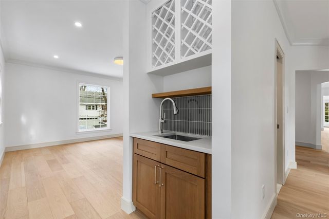 118 Soundview Avenue, White Plains, NY 10606