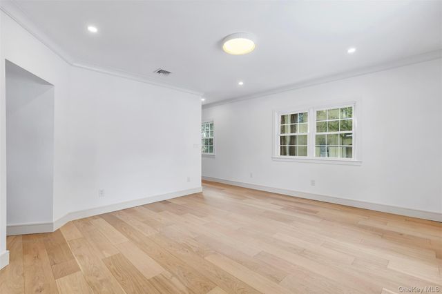 118 Soundview Avenue, White Plains, NY 10606