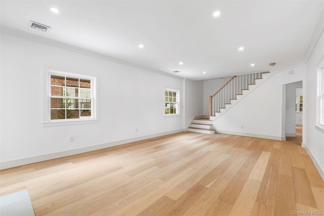 118 Soundview Avenue, White Plains, NY 10606