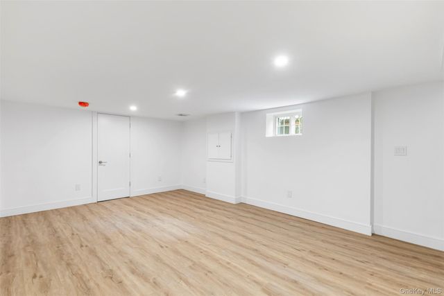 118 Soundview Avenue, White Plains, NY 10606