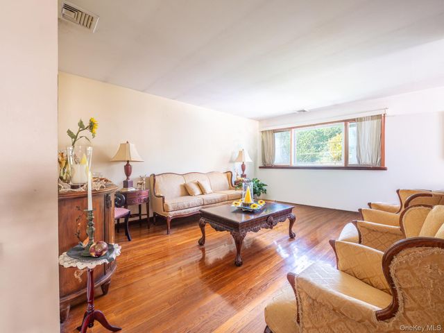 31 Stevenson Avenue, Scarsdale, NY 10530
