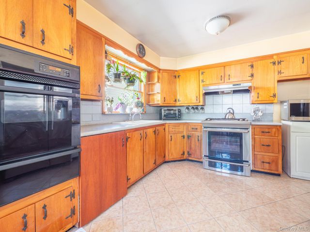 31 Stevenson Avenue, Scarsdale, NY 10530