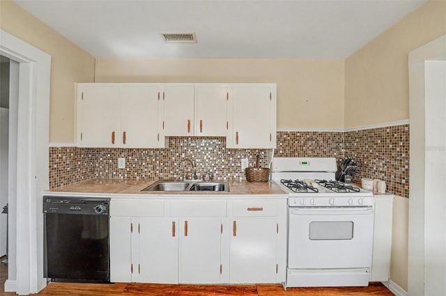 21 N FRENCH AVENUE, Fort Meade, FL 33841