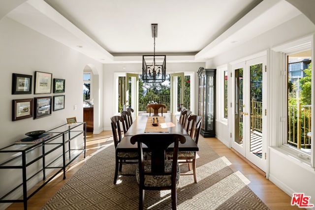 7050 La Presa Drive, Los Angeles, CA 90068