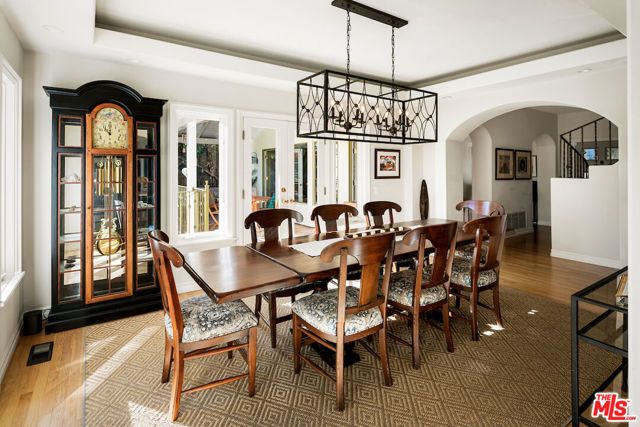 7050 La Presa Drive, Los Angeles, CA 90068