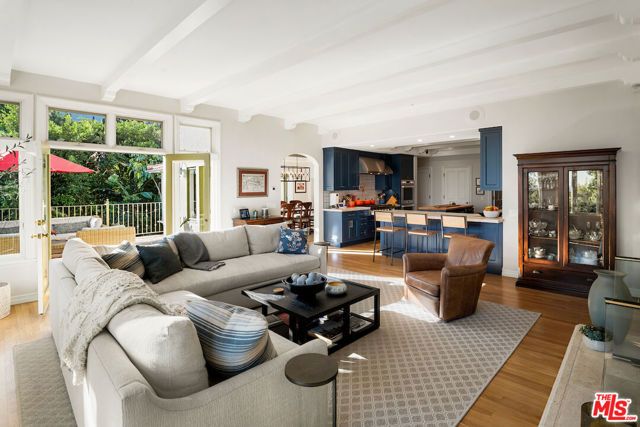 7050 La Presa Drive, Los Angeles, CA 90068