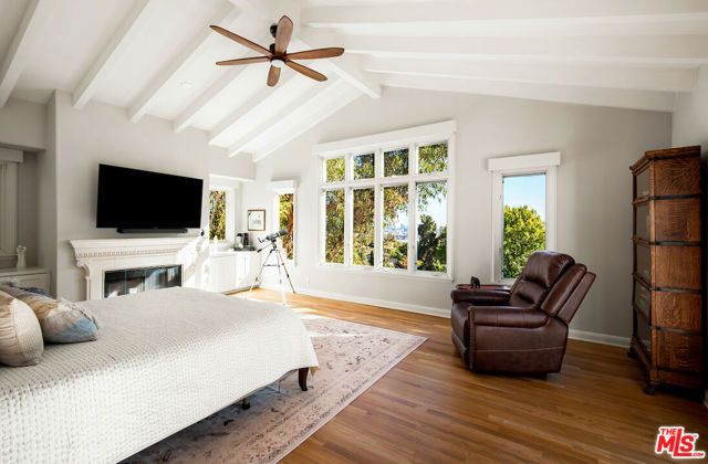 7050 La Presa Drive, Los Angeles, CA 90068