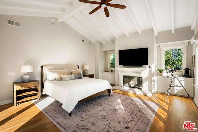 7050 La Presa Drive, Los Angeles, CA 90068