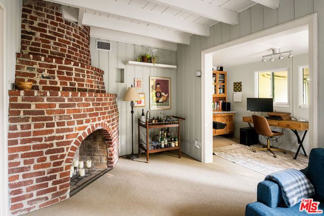 7050 La Presa Drive, Los Angeles, CA 90068