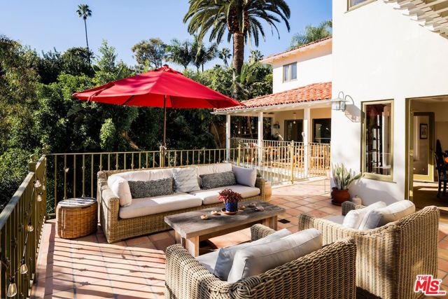 7050 La Presa Drive, Los Angeles, CA 90068