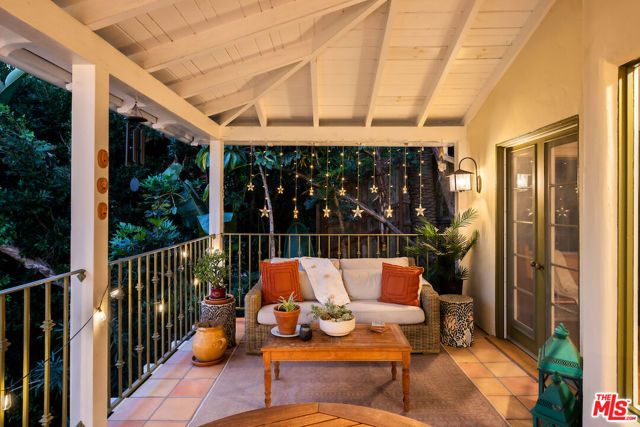 7050 La Presa Drive, Los Angeles, CA 90068