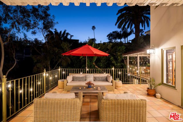 7050 La Presa Drive, Los Angeles, CA 90068