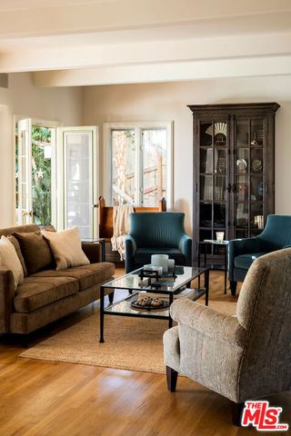 7050 La Presa Drive, Los Angeles, CA 90068