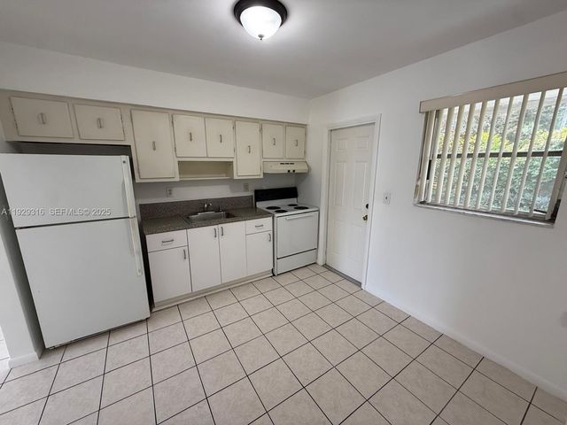 6600 SW 84th St 6600, Miami, FL 33143