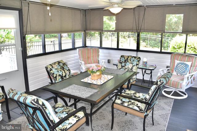 4 AUSTIN DR, Robesonia, PA 19551