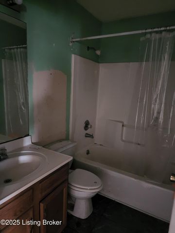 1323 Forest Dr, Louisville, KY 40219