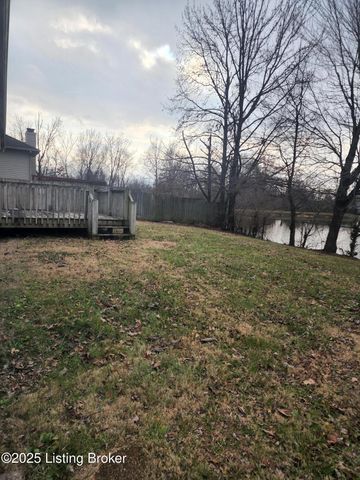 1323 Forest Dr, Louisville, KY 40219