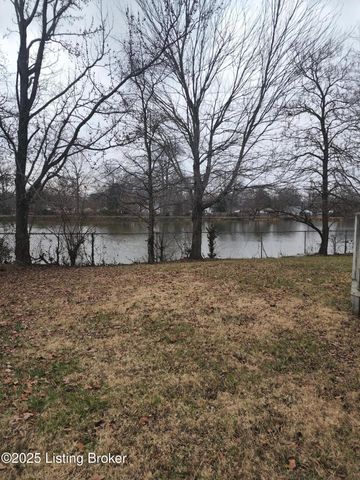 1323 Forest Dr, Louisville, KY 40219