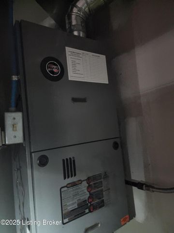 1323 Forest Dr, Louisville, KY 40219