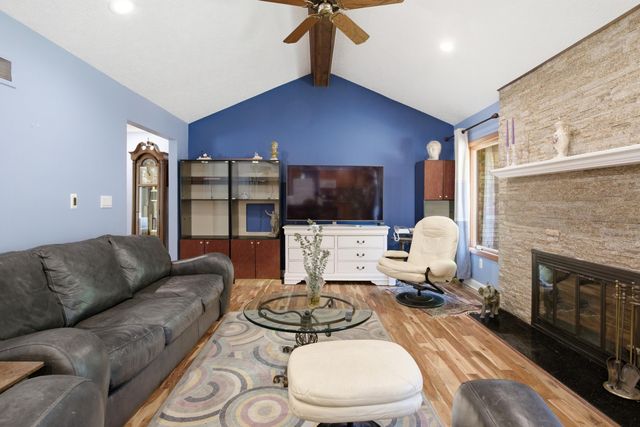48797 Lansdowne Court, Shelby Twp, MI 48317