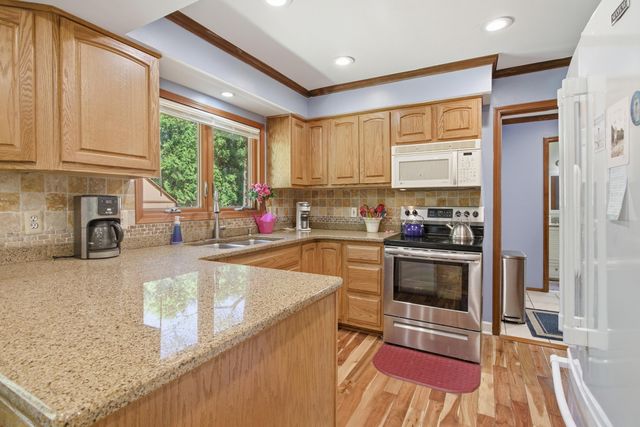 48797 Lansdowne Court, Shelby Twp, MI 48317