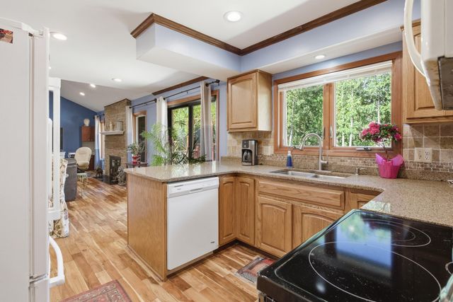48797 Lansdowne Court, Shelby Twp, MI 48317