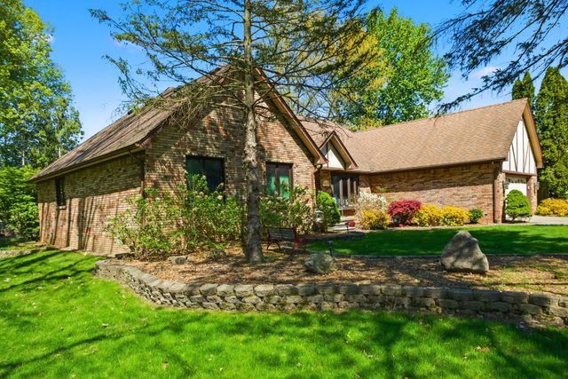48797 Lansdowne Court, Shelby Twp, MI 48317