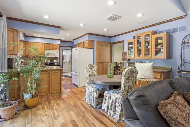 48797 Lansdowne Court, Shelby Twp, MI 48317
