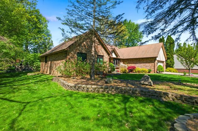 48797 Lansdowne Court, Shelby Twp, MI 48317