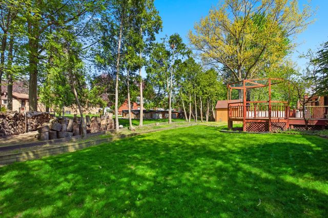 48797 Lansdowne Court, Shelby Twp, MI 48317