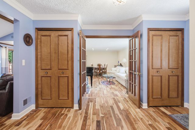 48797 Lansdowne Court, Shelby Twp, MI 48317