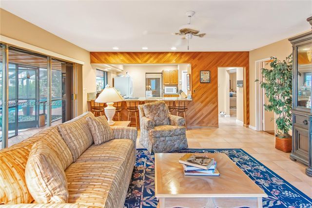 4725 SW 89th Ave, Miami, FL 33165