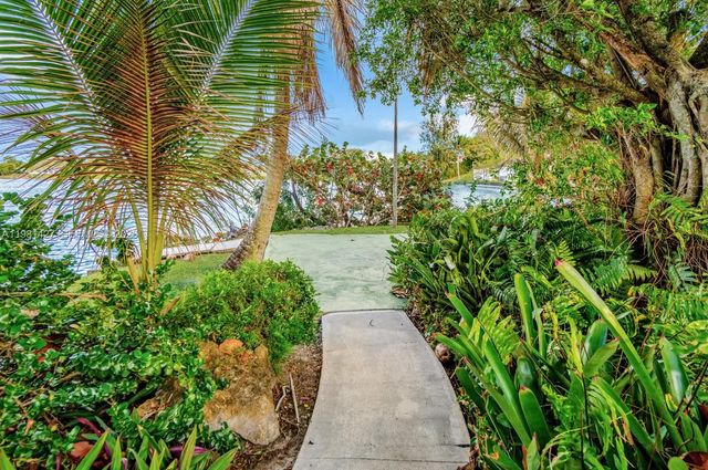 4725 SW 89th Ave, Miami, FL 33165