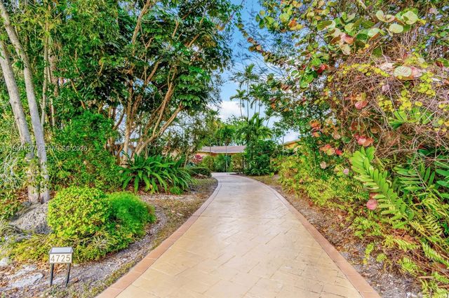4725 SW 89th Ave, Miami, FL 33165