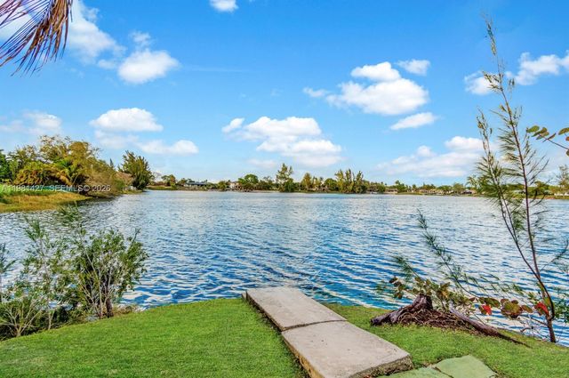 4725 SW 89th Ave, Miami, FL 33165