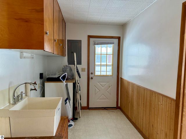 704 Wadsworth, East Tawas, MI 48730