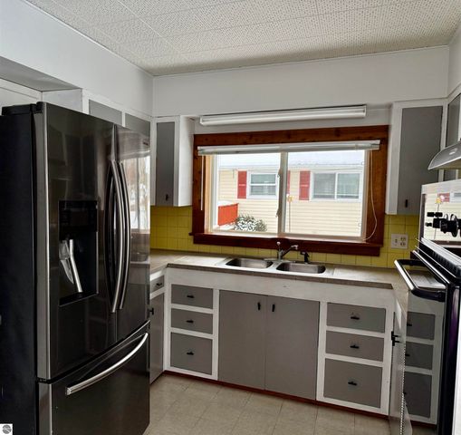 704 Wadsworth, East Tawas, MI 48730