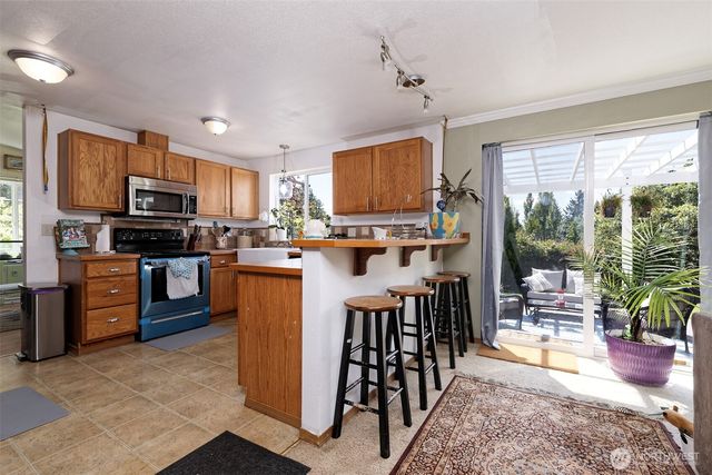 361 N North Hill Road, Hoodsport, WA 98548