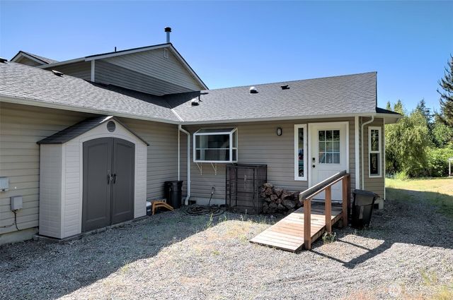 361 N North Hill Road, Hoodsport, WA 98548