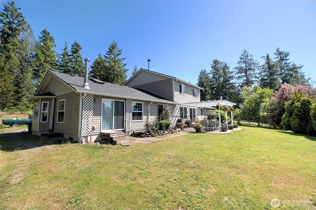 361 N North Hill Road, Hoodsport, WA 98548
