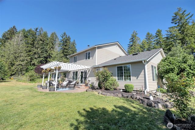 361 N North Hill Road, Hoodsport, WA 98548