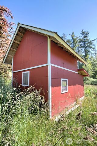 361 N North Hill Road, Hoodsport, WA 98548
