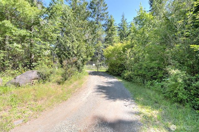 361 N North Hill Road, Hoodsport, WA 98548